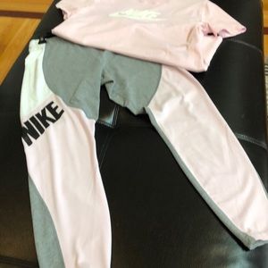 Nike tee and leggings